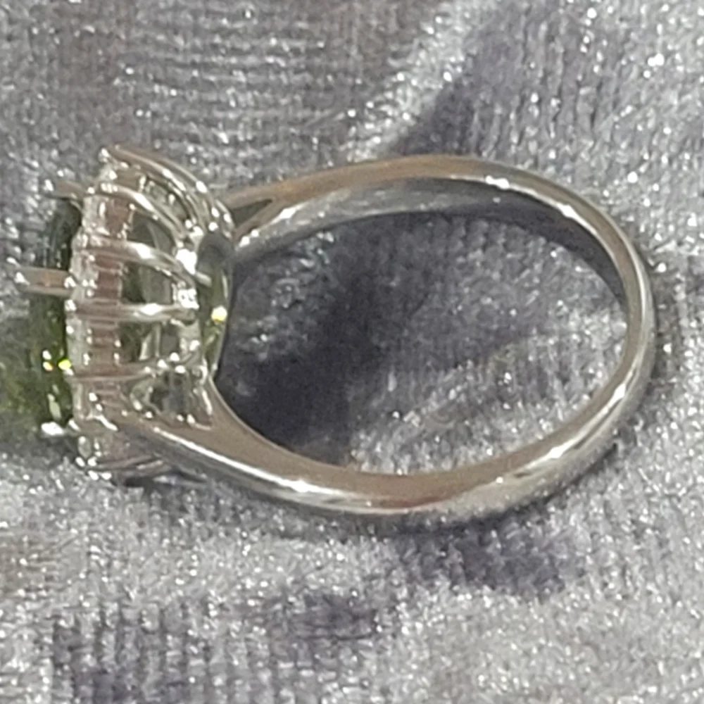 925S Genuine Peridot Flower Ring - Picture 9 of 13